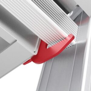 გლუვად მოძრავი სწრაფად გათავისუფლების საკეტი პლატფორმაზე უზრუნველყოფს დამატებით სტაბილურობას და აფერხებს კიბის გაუთვალისწინებელ გაშლას.